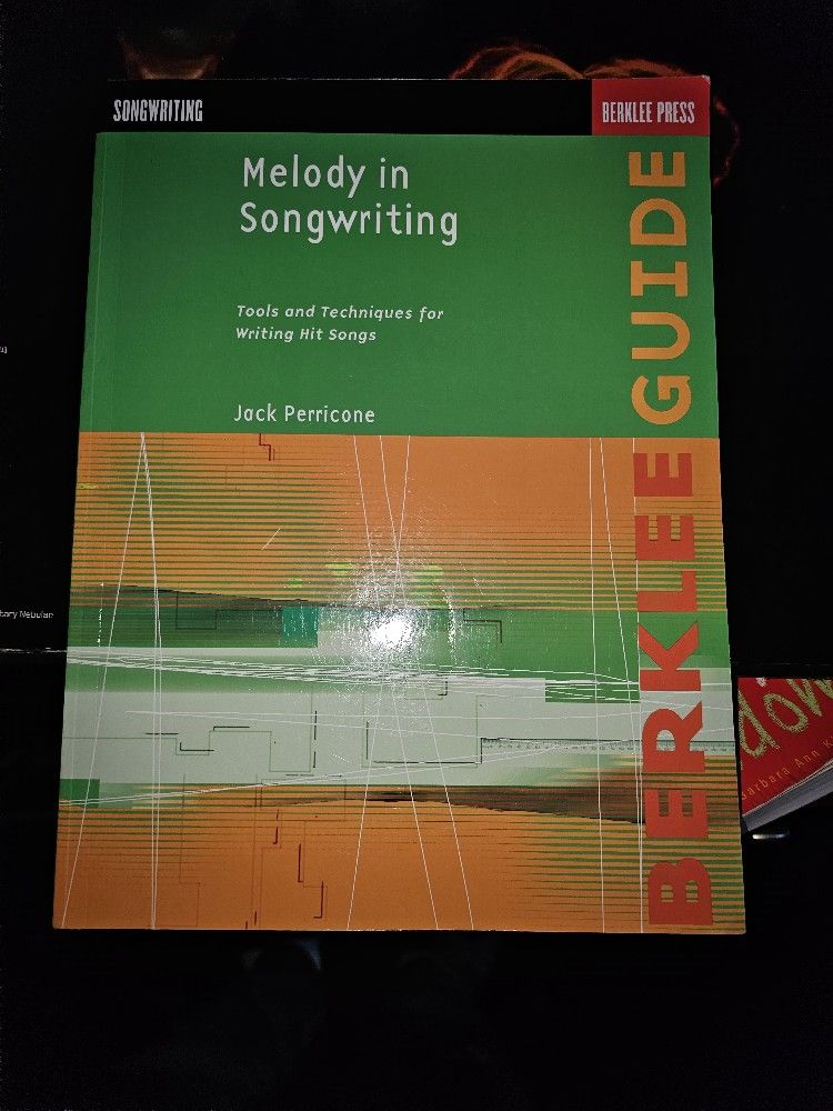 Berklee Press Melody In Song Writing