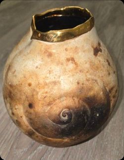 Hand Signed Sara Lund Swirl Vase Studio Metallic Accents 90'