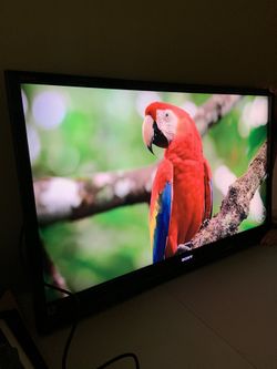 Tv Sony 50” Inch (COMES WITH BRACKETS)