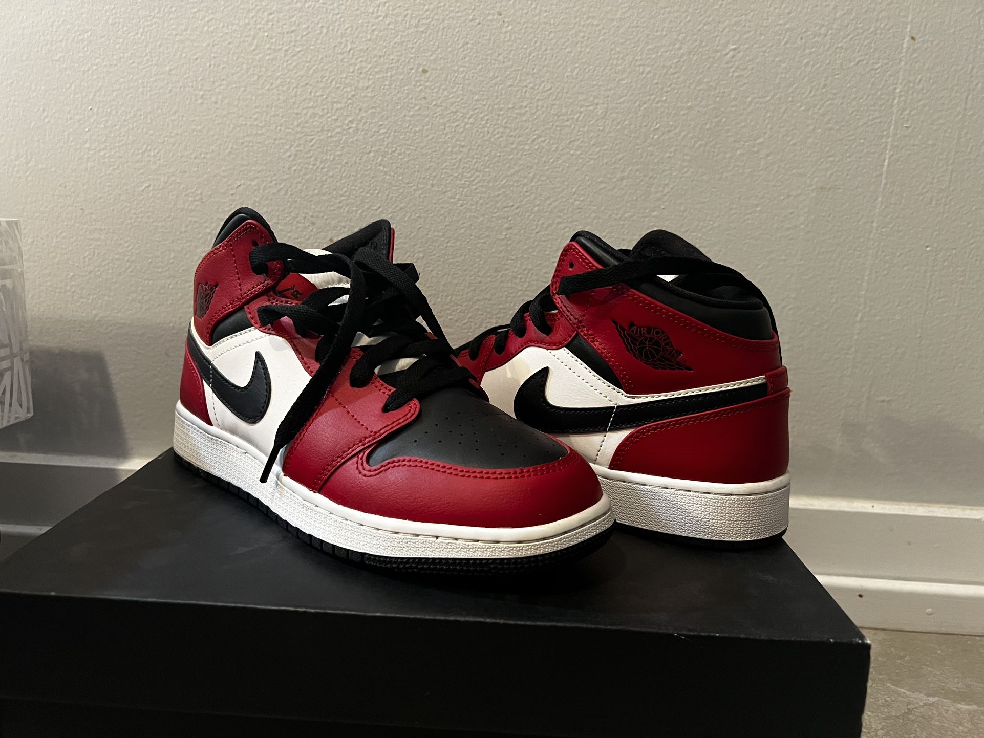 Jordan Mid Chicago Black Toe GS