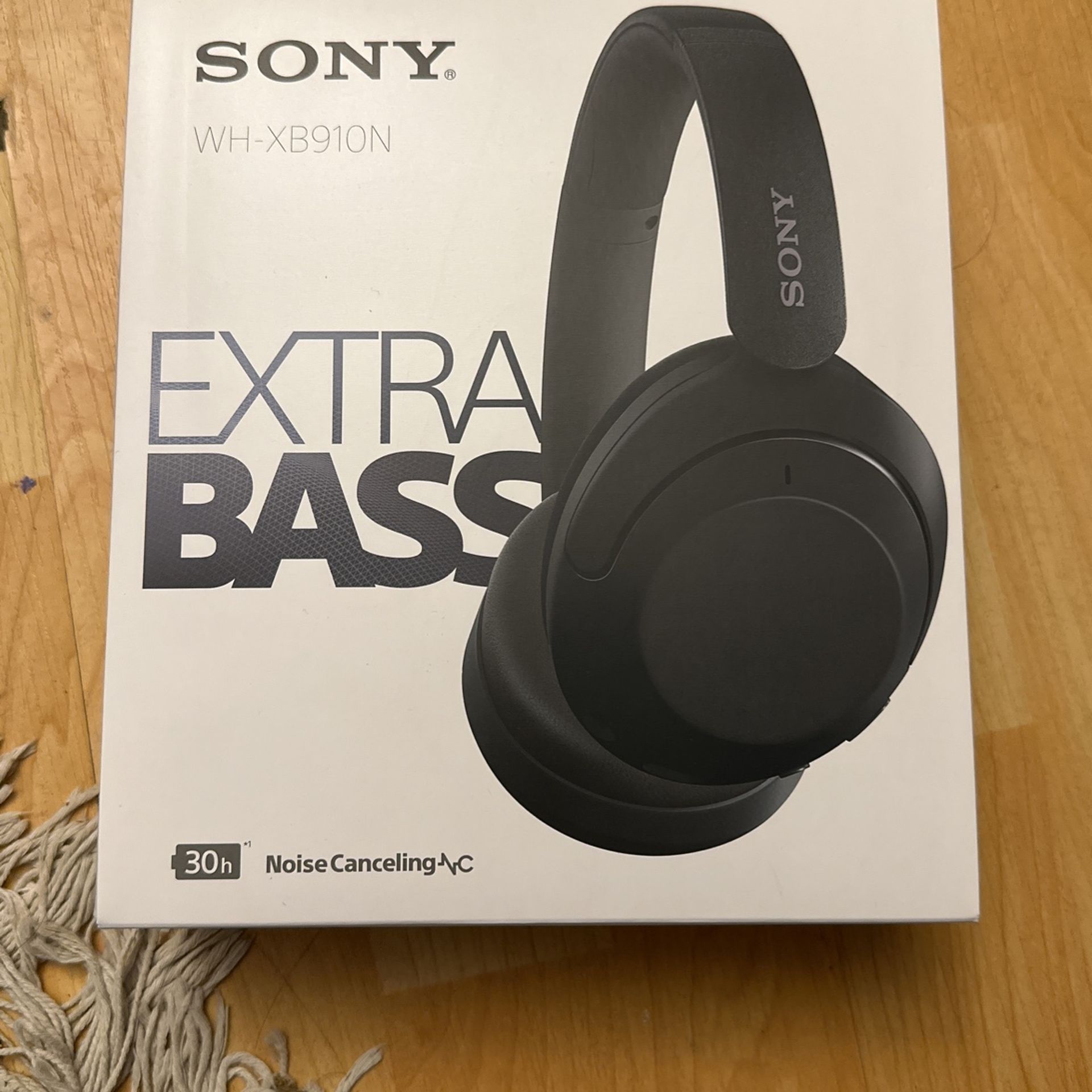 150$ Sony WH-XB910N EXTRA BASS Noise Cancelling Headphones, 