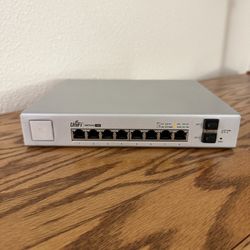 Unifi Switch 8 PoE (for parts)