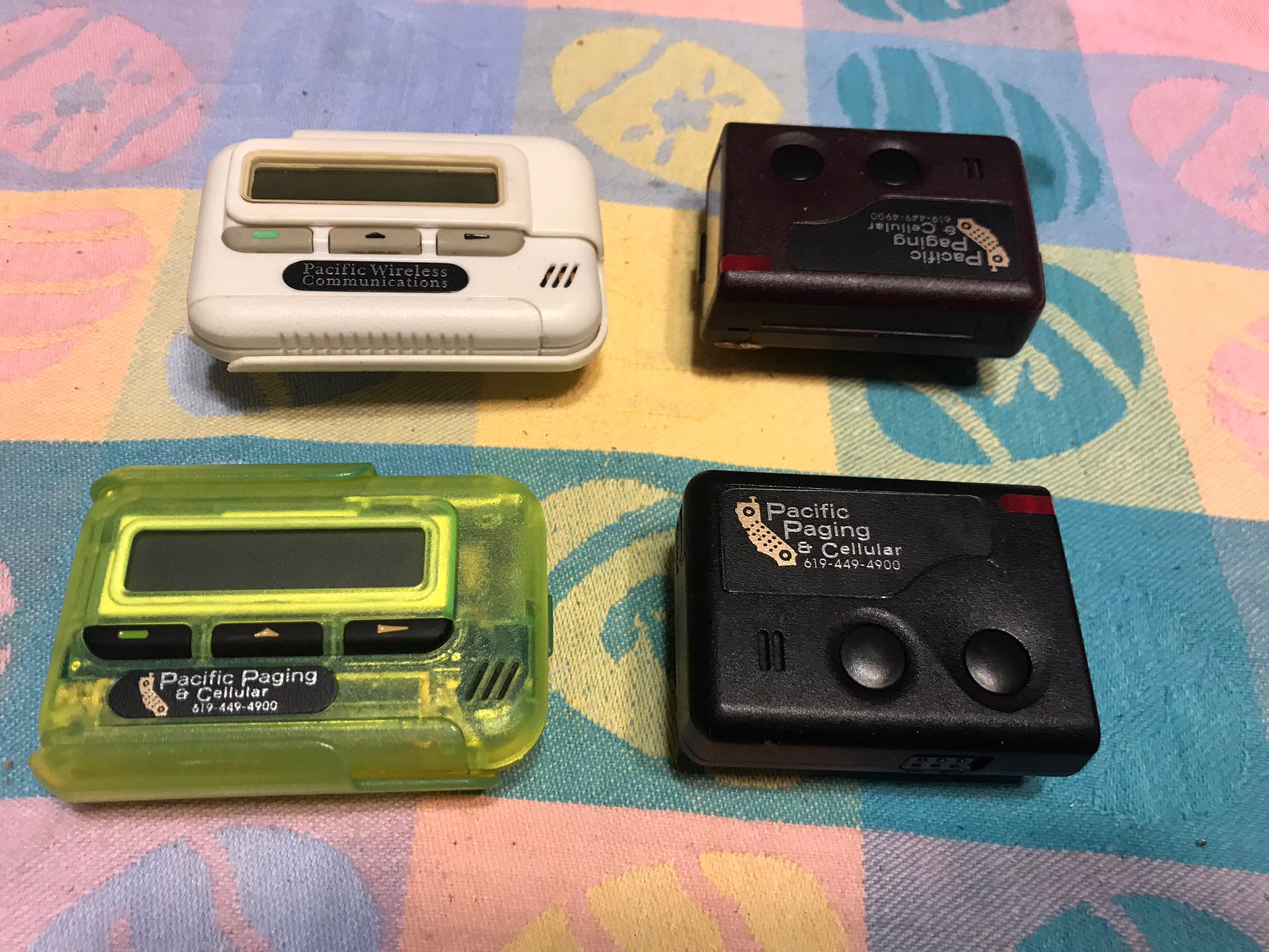 Vintage 90’s Pagers Beepers Lot (4)
