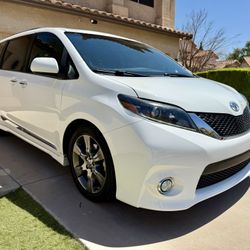2015 Toyota Sienna