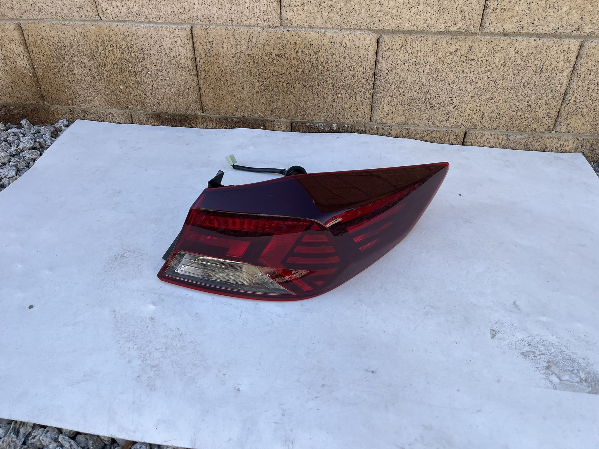 Hyundai Elantra Tail Light 2019-2020, Passenger Side Tailight, OEM Original Part 