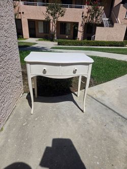 White Vintage Accent Table / Entryway Table with 2 Drawers