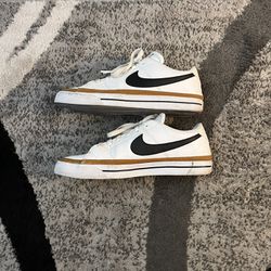 Nike Court Legacy Men's Shoes 9.5M for Sale in Redlands, CA - OfferUp