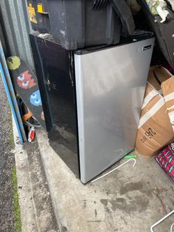 Magic Chef Refrigerator.