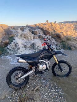 Syx 125cc dirtbike