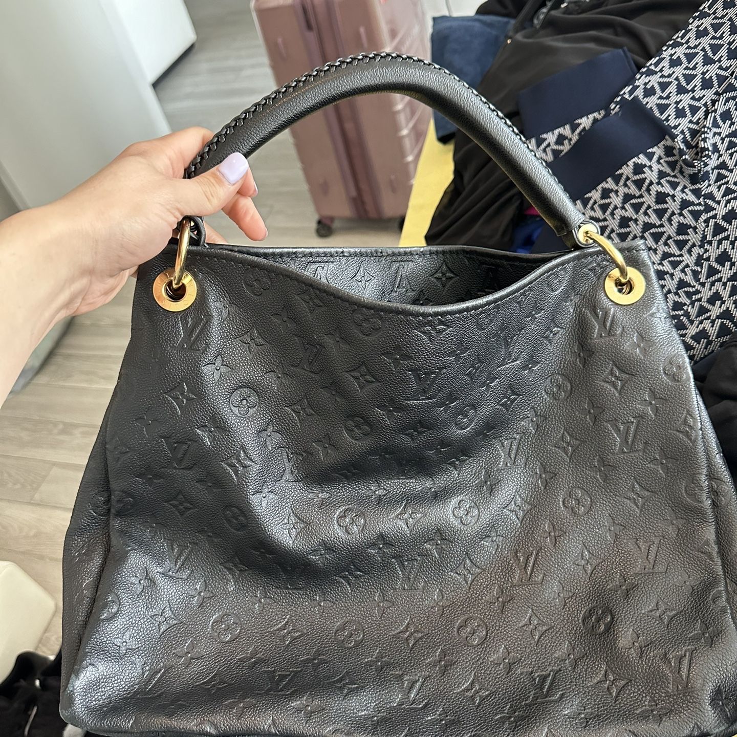 Louis Vuitton Black Leather Artsy Bag