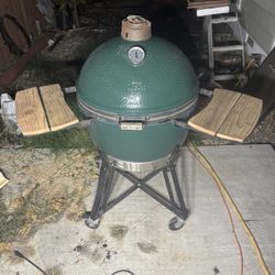 Big Green Egg BGE XL Kamado bbq smoker