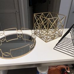 Decorative Pieces
