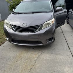 2011 Toyota Sienna