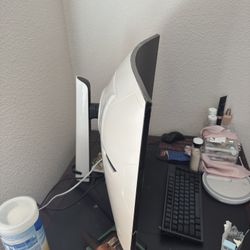 32" Odyssey Neo G8 4K UHD 240Hz Ims(GtG) Quantum HDR2000 Curved Gaming Monitor witr Matte Display Monitor