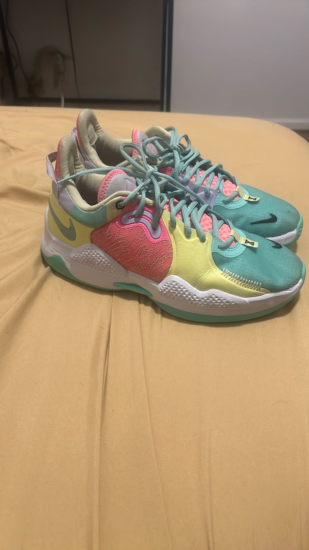 PG 5 “Daughters Green Glow” Size 10.5