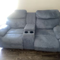 2 Seat Recliner With Cubby And Cup holders