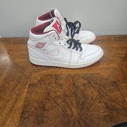 Jordan 1 Retro Mid White Gym Red