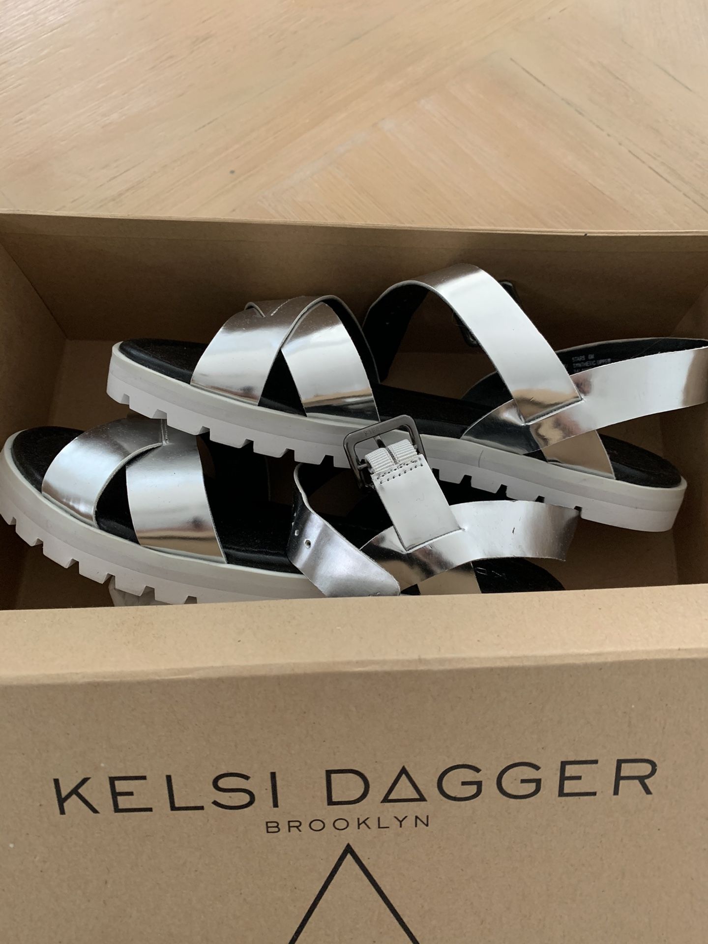 Kelsi Dagger silver sandals size 6