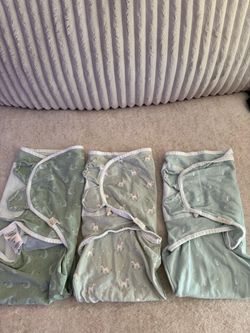 Keababies swaddles newborn