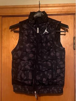 Jordan puffer jacket vest - boys medium (10-12 yrs)