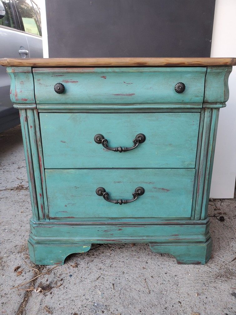 Farmhouse Style Nightstand/End Table/Cabinet