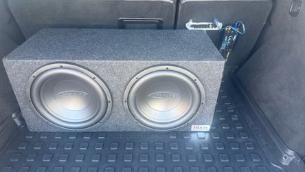 2 Arc audio 12’ subs with box and kicker amp and bass control box/switch