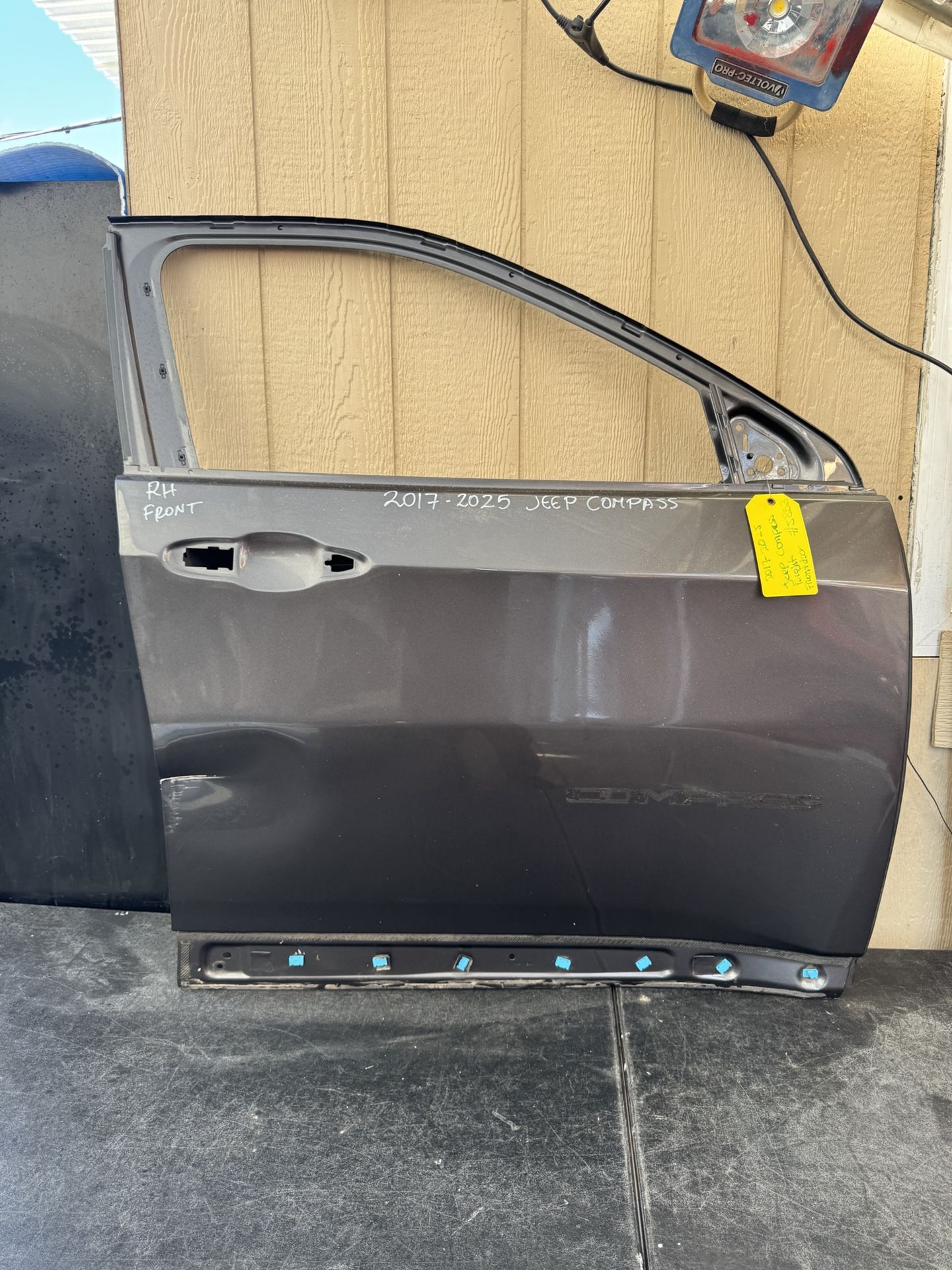 2017 2018 2019 2020 2021 2022 2023 2024 2025 JEEP COMPASS RIGHT FRONT DOOR OEM USED
