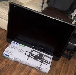 Sharp Aquos Flat Screen TV with Wall Mount