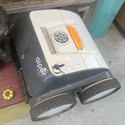 cordless robotic pool cleaner 