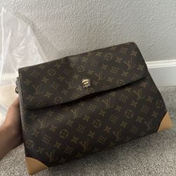 Louis Vuitton Bag (no box)