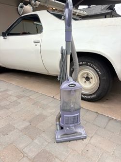 Shark Navigator Lift-Away Upright Vacuum – Powerful Suction – Works Great – $40