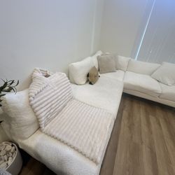 Modern White Bouclé Sectional Sofa – Excellent Condition