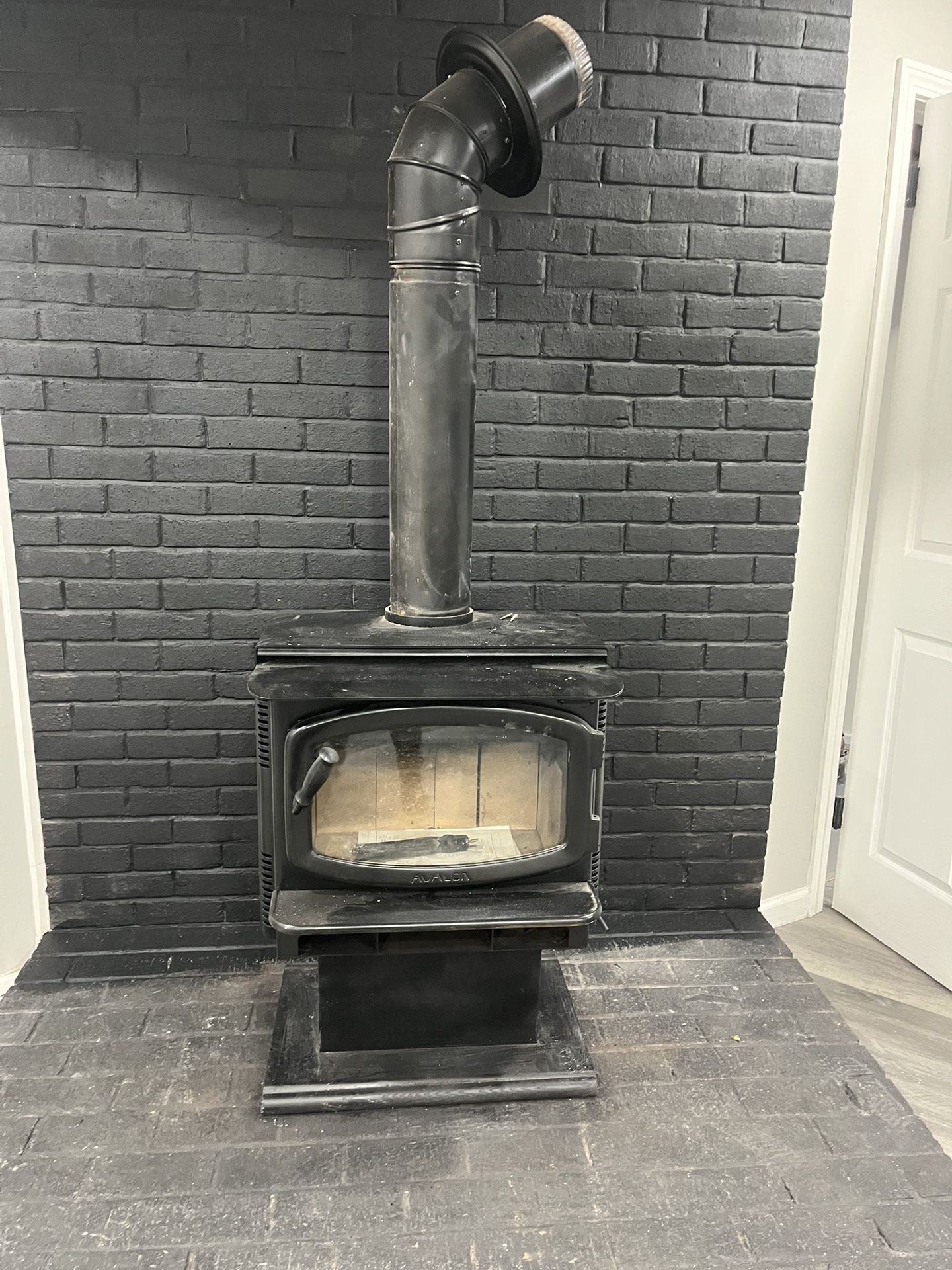 Avalon Wood Stove Like New.