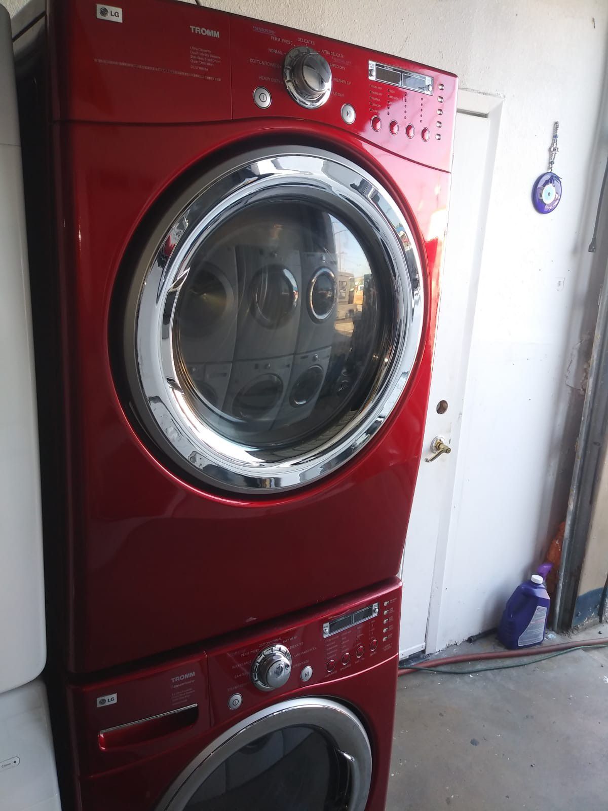LG washer and dryer gas nice set