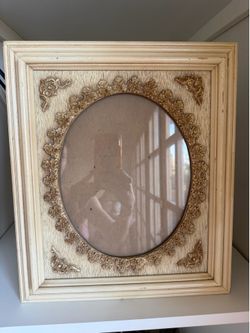 Vintage Ornate Oval Picture Frame, Cream & Gold Gesso Detail, 13” x 15”