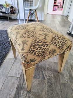 Ottoman/ footstool