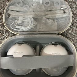 Momcozy M5 Hands free Wearable Breast Pump Set