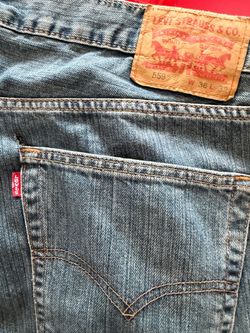 Mens 36x32 levis $10
