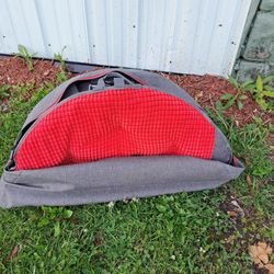 Kurgo Portable Elevated Washable 30" Diam Dog Bed 

