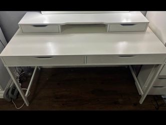 Vanity desk