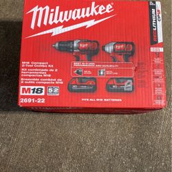 Milwaukee Drill S Set. Model 2691-22