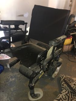 Electric hydraulic wheelchair