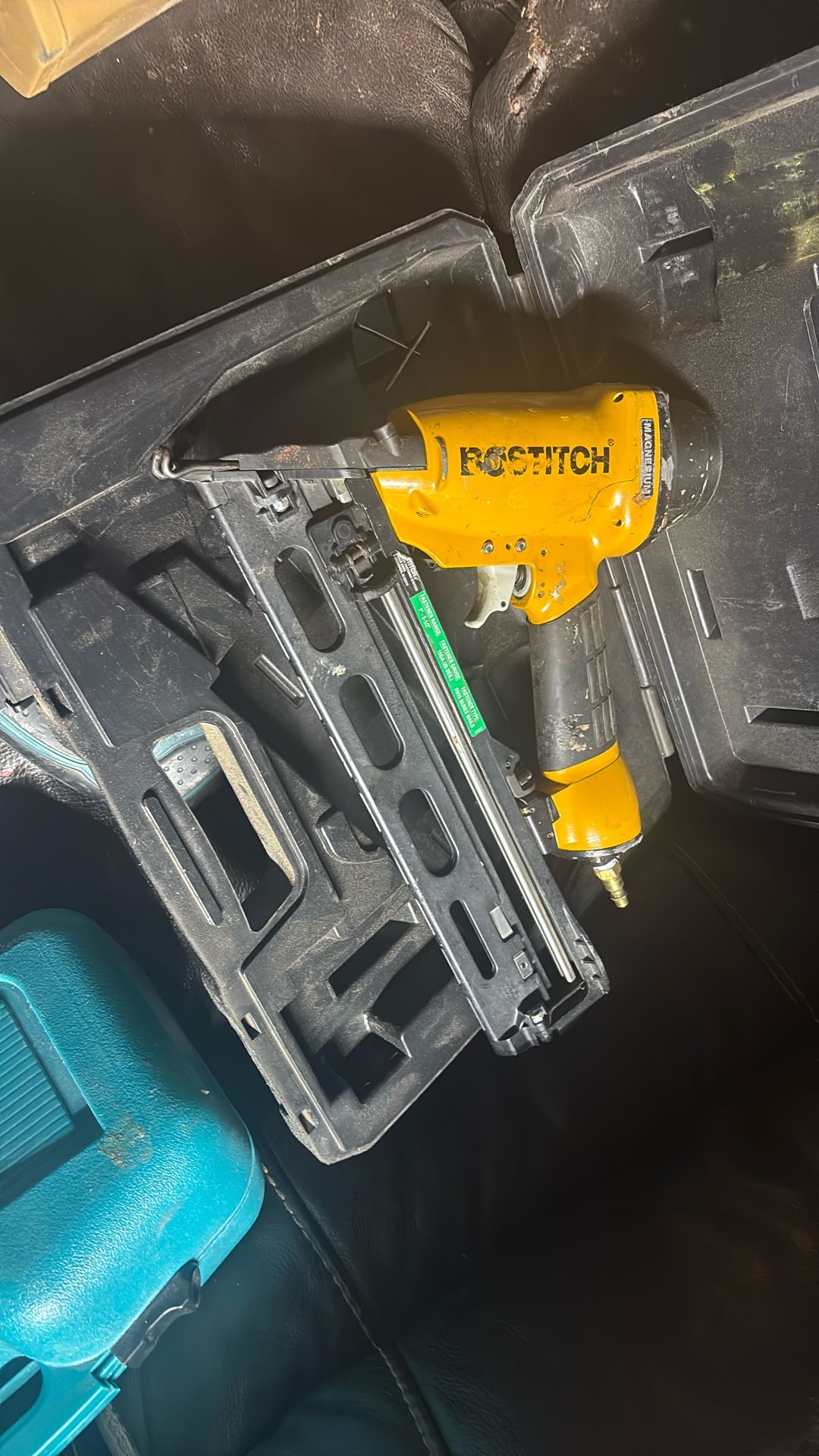 BOSTITCH FINISH NAILER