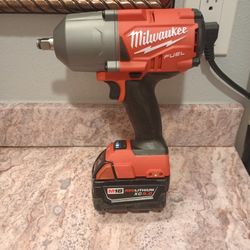 Milwaukee 1/2 Milwaukee M18 Fuel Battery Impact Driver 