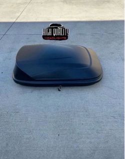 Rooftop cargo box carrier