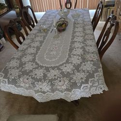 DINING ROOM TABLE AND CHAIR
