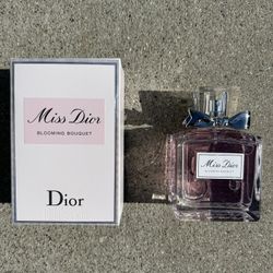Miss Dior Blooming Banquet