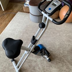 Exercise bike - sturdy and compact 