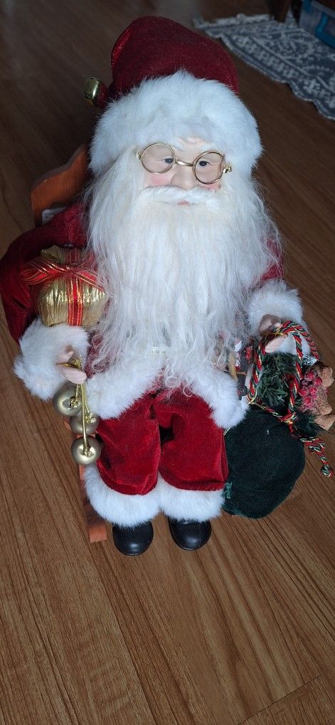 Porcelain Santa from the Old World Santa Collection