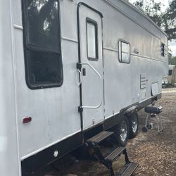5th Wheel No Leaks AlamaEscape By Holiday Rambler
